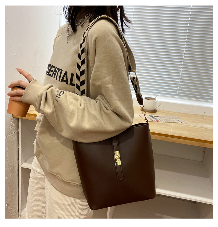 Vintage Bag Broadband Crossbody Bag Shoulder Western Style Bucket Bag