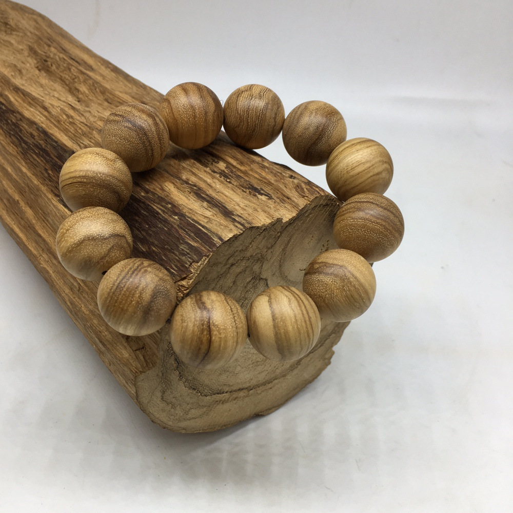 Vietnam Agarwood Bracelet Milk Fragrance Wood Men's and Women's Same Buddha Beads Bracelet Milk Fragrance Eaglewood Bracelet Stall Running Rivers and Lakes Vietnam Agarwood Bracelet Milk Fragrance Wood Men's and Women's Same Buddha Beads Bracelet Milk Fragrance Eaglewood Bracelet Stall Running Rivers and Lakes