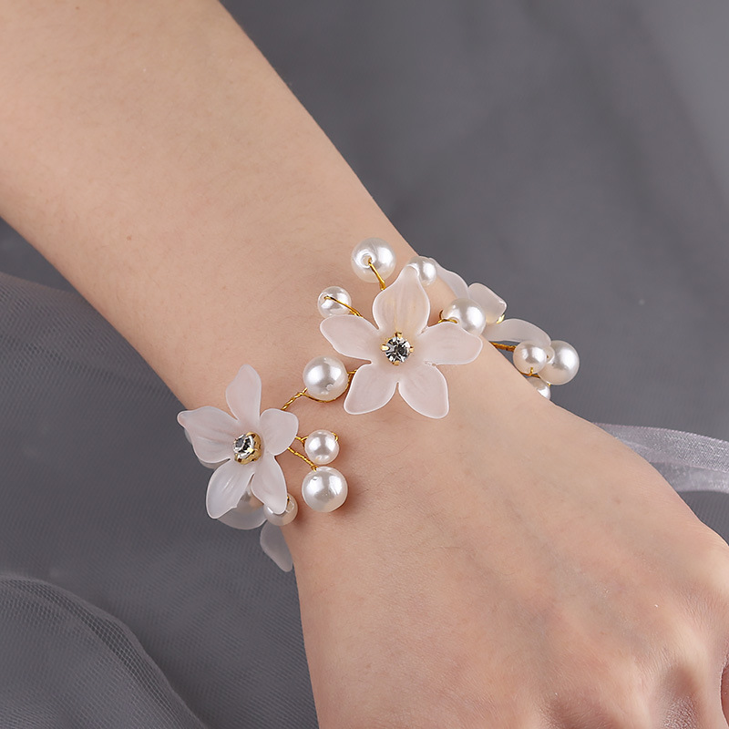 Flower Children Dance Wedding Supplies Gift Korean Mori Style Bride Wrist Flower Bridesmaid Sisters Group Bracelet Flower Children Dance Wedding Supplies Gift Korean Mori Style Bride Wrist Flower Bridesmaid Sisters Group Bracelet