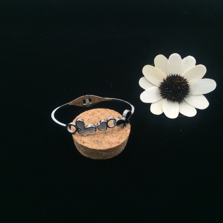 Fashion Trend 316L Stainless Steel Hollow Silver Bracelet Fashion Trend 316L Stainless Steel Hollow Silver Bracelet