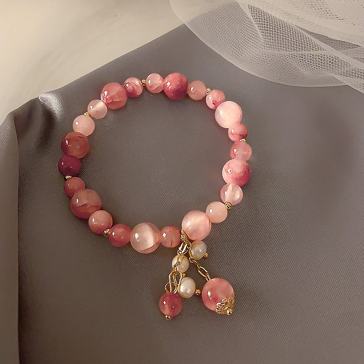 New Design Crystal Stretch Bracelet Korean Strawberry Quartz Pearl Girl Heart European and American Ins Niche Bracelet Bracelet New Design Crystal Stretch Bracelet Korean Strawberry Quartz Pearl Girl Heart European and American Ins Niche Bracelet Bracelet