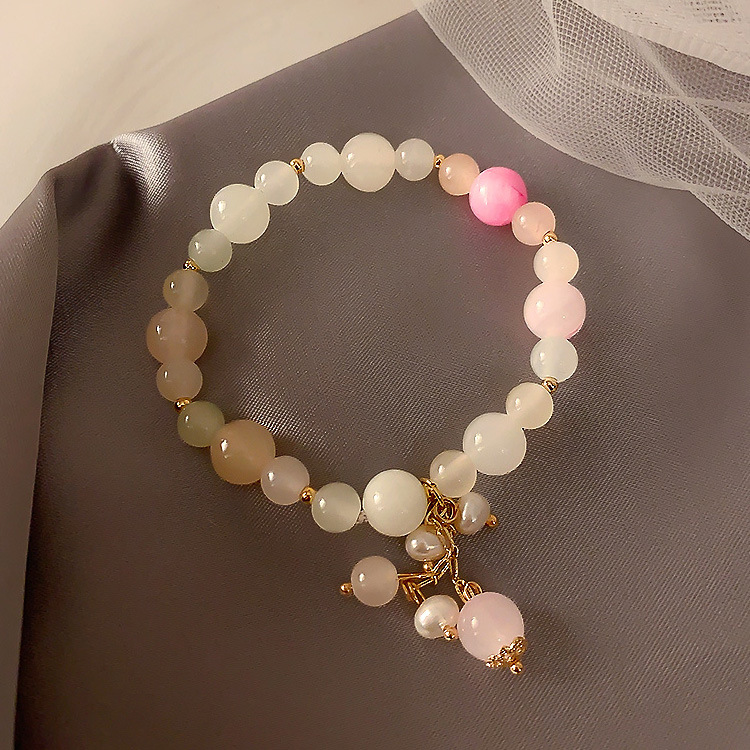 New Design Crystal Stretch Bracelet Korean Strawberry Quartz Pearl Girl Heart European and American Ins Niche Bracelet Bracelet New Design Crystal Stretch Bracelet Korean Strawberry Quartz Pearl Girl Heart European and American Ins Niche Bracelet Bracelet