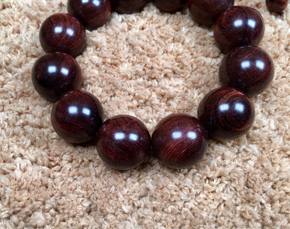 Hainan Scented Rosewood Bracelet 2.0 Face-to-Eye Purple Pear Old Materials Men's and Women's 108 Sea Yellow Beads Bracelet Hainan Scented Rosewood Bracelet 2.0 Face-to-Eye Purple Pear Old Materials Men's and Women's 108 Sea Yellow Beads Bracelet