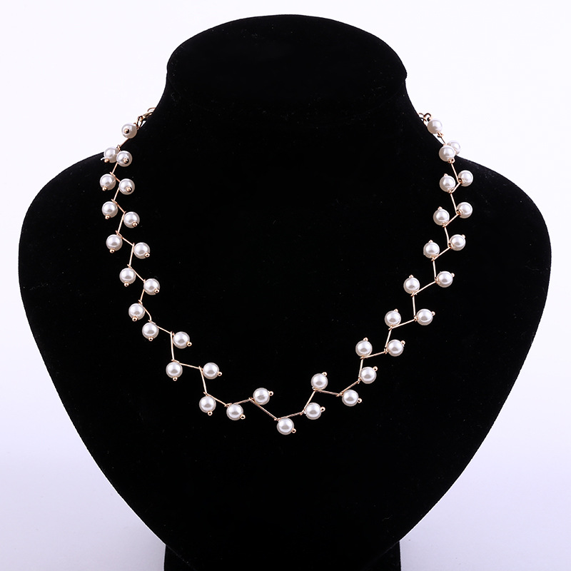 Foreign trade exaggerated wave pearl necklace Korean version simple clavicle choker necklaces jewelry alloy collar manufacturers wholesale
