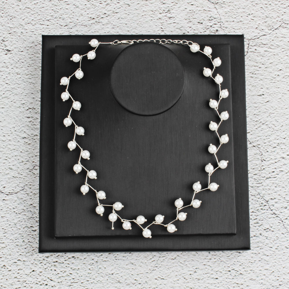 Cross - border pearl choker necklaces for women choker necklaces for women with a simple short necklaces neck accessories.