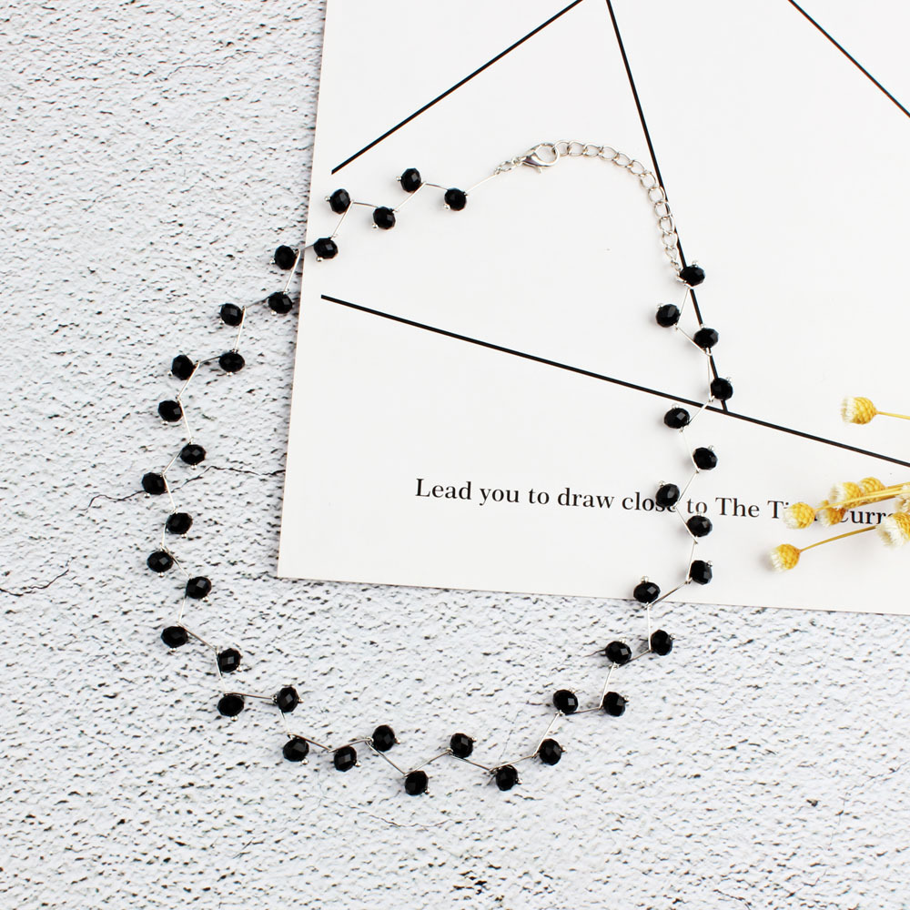 Cross - border pearl choker necklaces for women choker necklaces for women with a simple short necklaces neck accessories.
