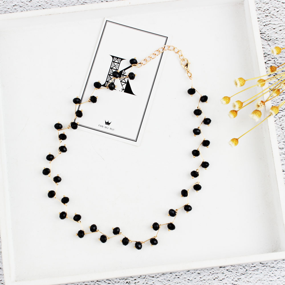 Cross - border pearl choker necklaces for women choker necklaces for women with a simple short necklaces neck accessories.