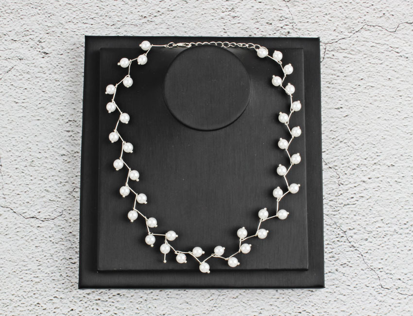 Cross - border pearl choker necklaces for women choker necklaces for women with a simple short necklaces neck accessories.