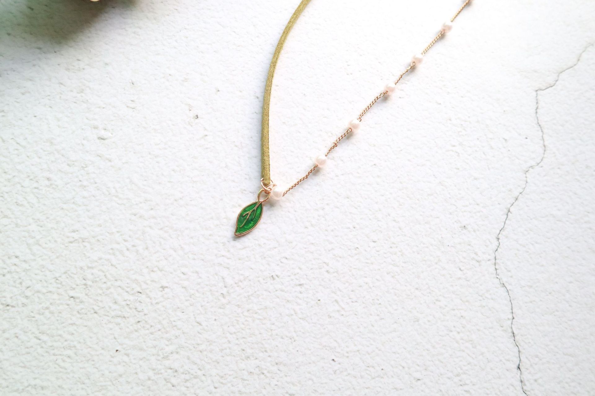 New Accessories Spring Color Super Fairy Mori Girl Crystal Green Leaf Pendant Choker Necklace Clavicle Chain Necklace