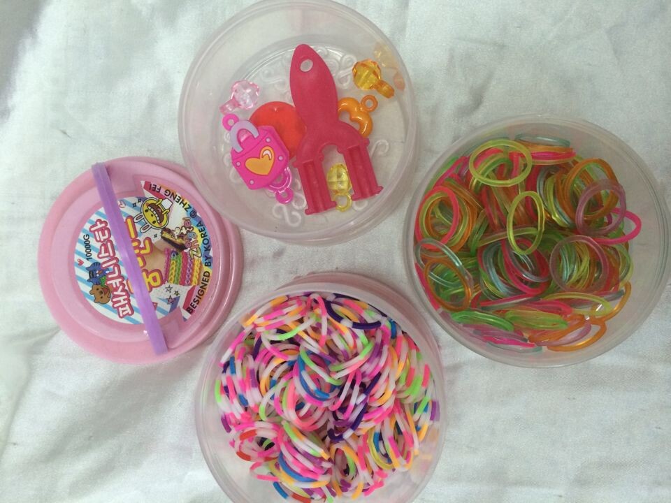 The Rubber band woven pp box set DIY bracelet rainbow elastic letter bead bracelet educational toys