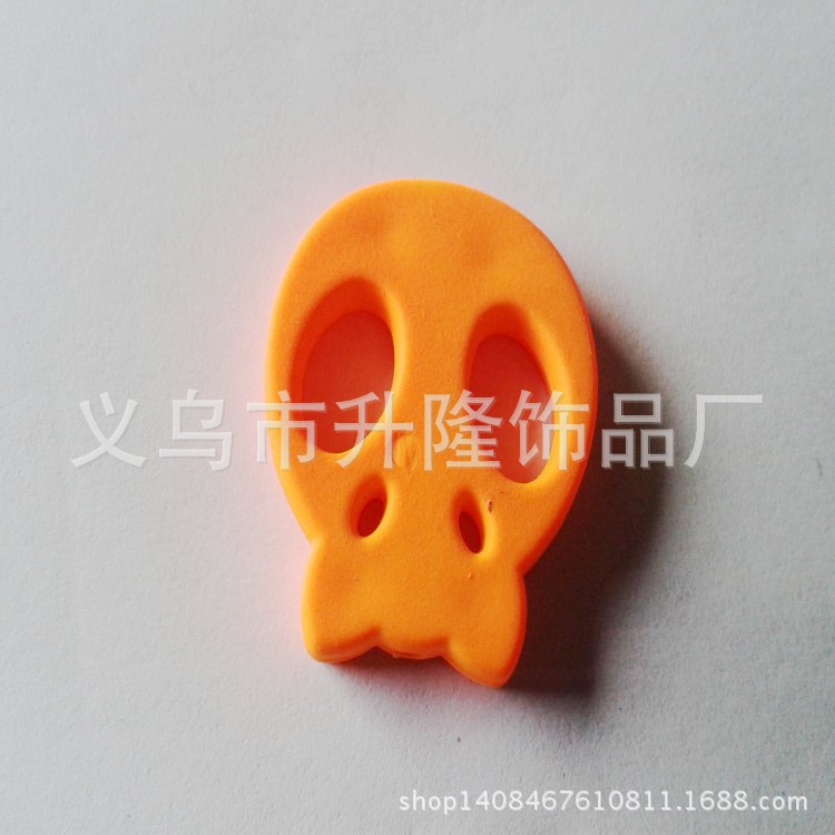 Yiwu Wholesale Popular Ghost Face Skull Fluorescent Color Handmade Bracelet Accessories DIY Fashion Scattered Beads