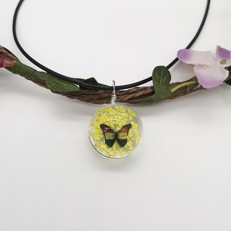 Creative butterfly lace lady necklace real flower dry flower time gem handmade features tourism necklace