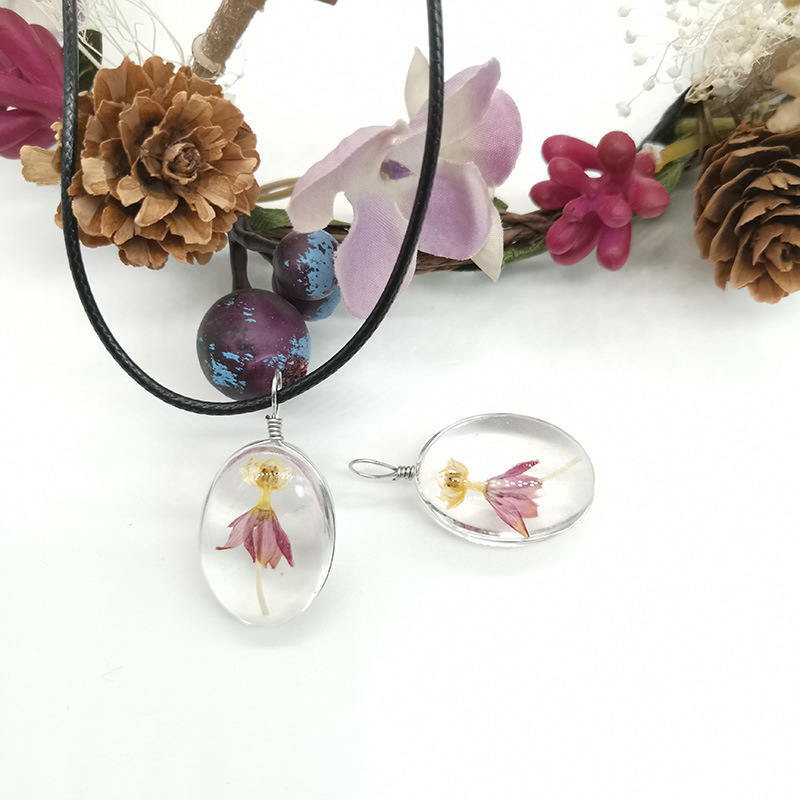 New beautiful simple plant eternal life flower dance spend time gem dry flower pendant necklace girl adorn article New beautiful simple plant eternal life flower dance spend time gem dry flower pendant necklace girl adorn article
