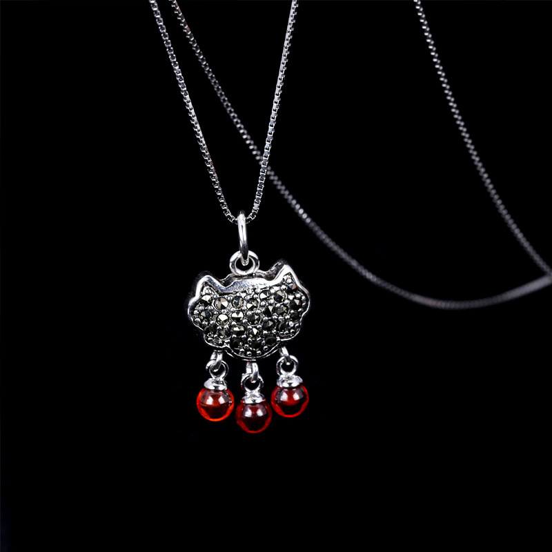 Silver lock pendant s925 sterling Silver necklace clavicle chain choker Korean version long life lock red garnet tassel small lock necklace