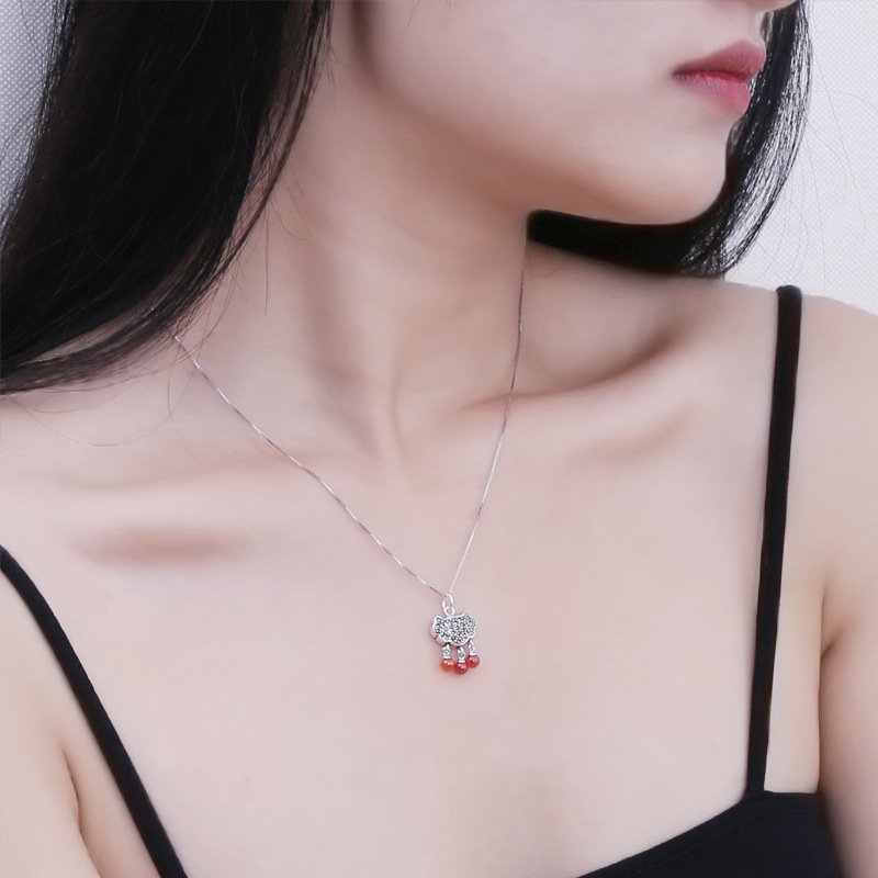 Silver lock pendant s925 sterling Silver necklace clavicle chain choker Korean version long life lock red garnet tassel small lock necklace