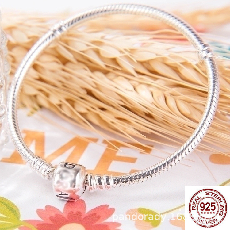 Van Pandora S925 Silver Bracelet 590702hv Classic Square Head Snake Bones Chain DIY with Silver Bead Beads Van Pandora S925 Silver Bracelet 590702hv Classic Square Head Snake Bones Chain DIY with Silver Bead Beads