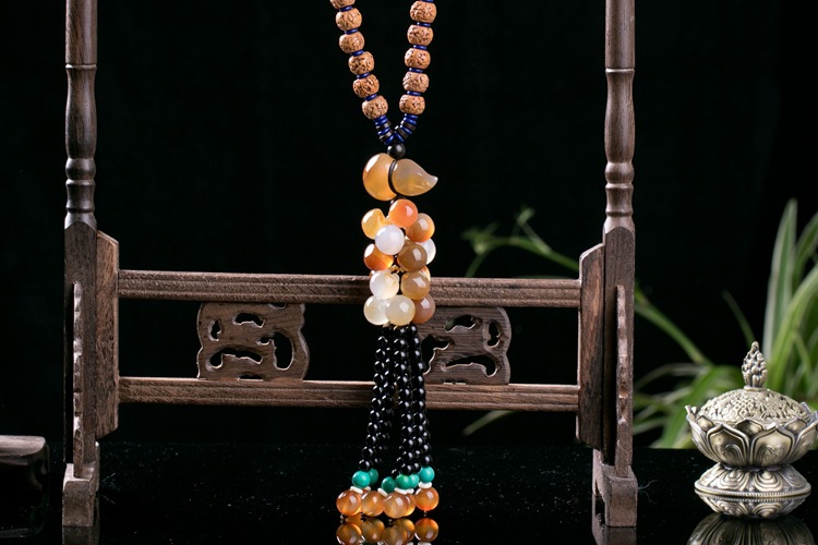 High-grade chalcedony agate automobile pendant wholesale king kong bodhi chalcedony calabash car hanging to ensure safety