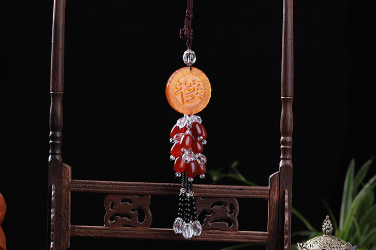 High-grade agate chalcedony auto pendant wholesale carbamide safety buckle car hanging