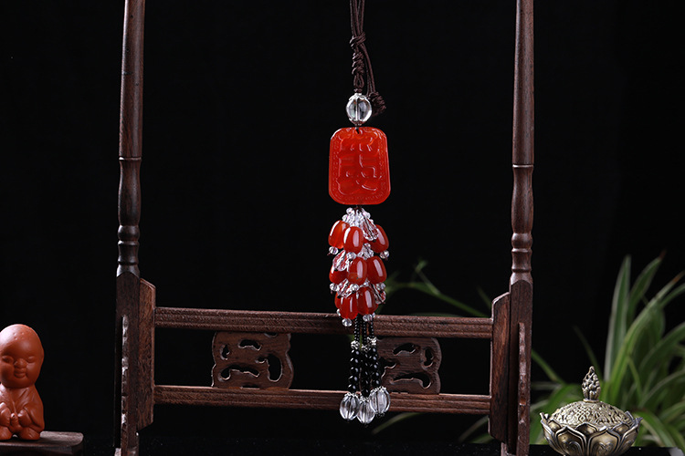 High-grade agate chalcedony auto pendant wholesale carbamide safety buckle car hanging