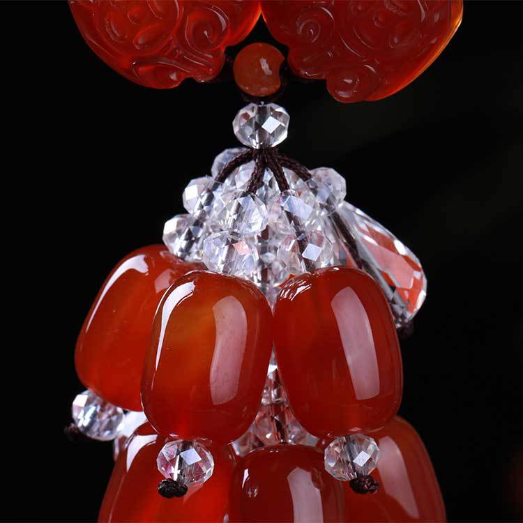 High-grade agate chalcedony auto pendant wholesale carbamide safety buckle car hanging