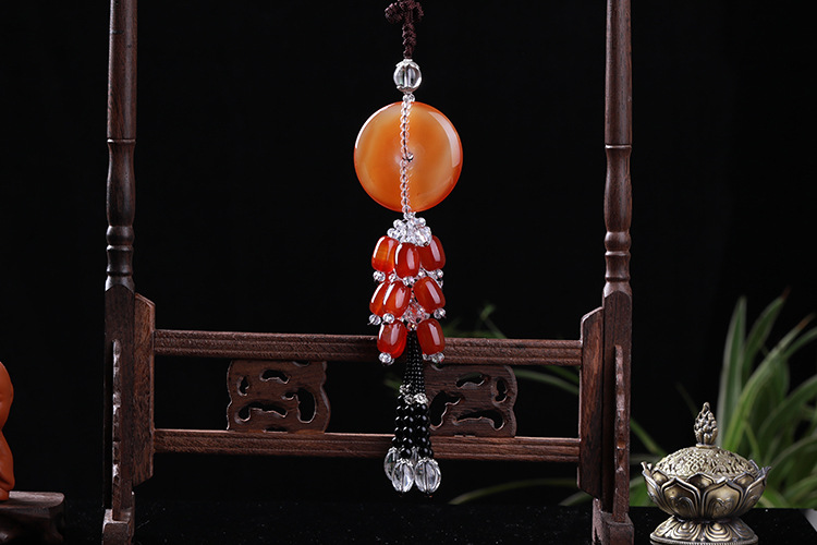 High-grade agate chalcedony auto pendant wholesale carbamide safety buckle car hanging