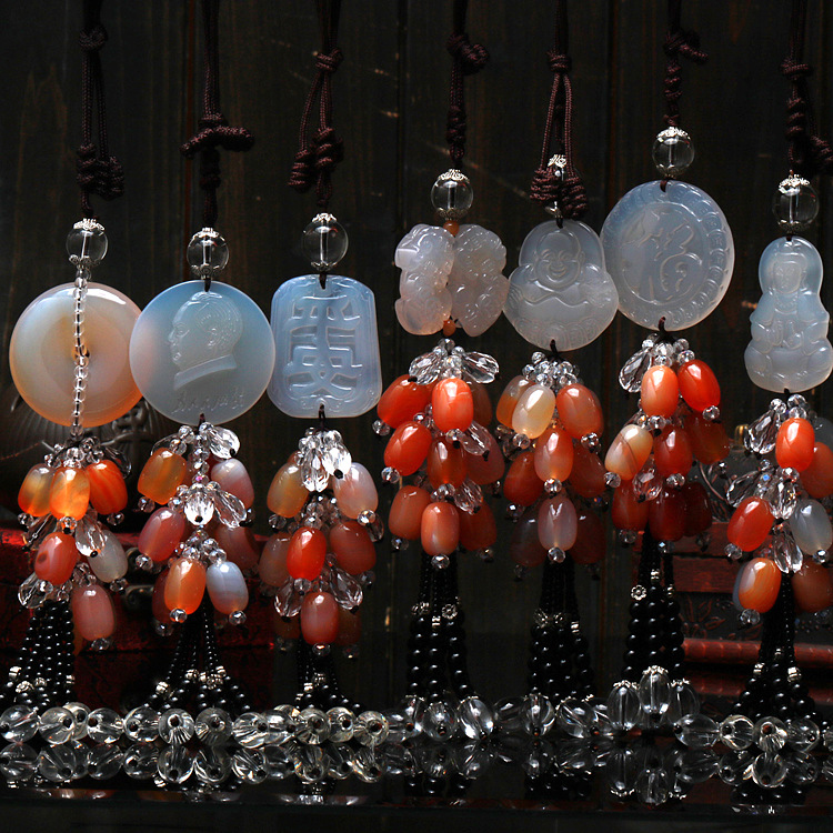 Natural white chalcedony agate car hanging high-grade chalcedony car hanging PI xiu ping button