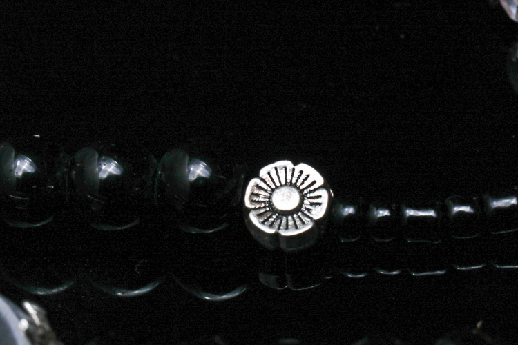 Natural white chalcedony agate car hanging high-grade chalcedony car hanging PI xiu ping button