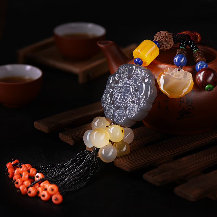 High-grade natural agate jade medullary car hanging round card fu zi jade medullary apple car hanging wholesale