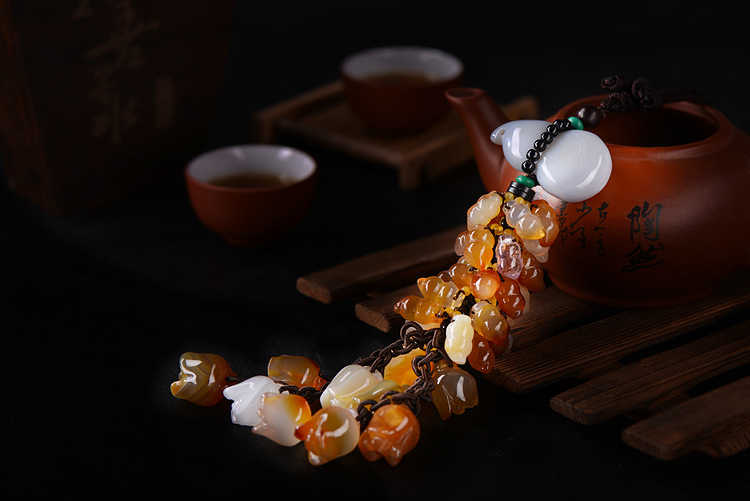 High-grade natural agate jade marrow cart hanging PI xiu apple jade marrow cart hanging