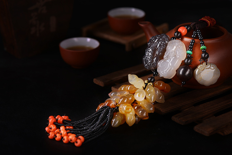 Natural agate jade jade automobile pendant high-grade double PI xiu car interior accessories