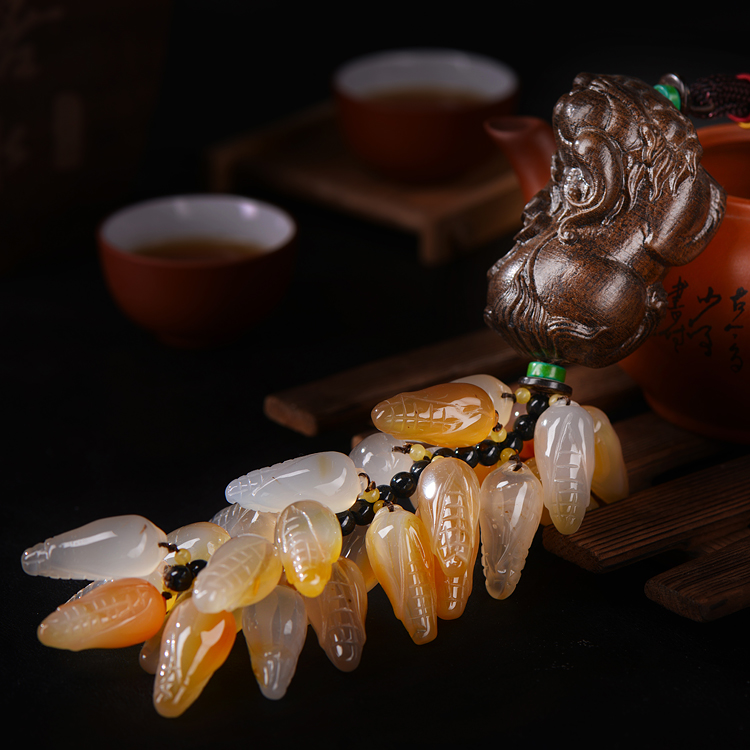 Natural agate jade jade automobile pendant high-grade Natural sandalwood PI xiu cart hanging