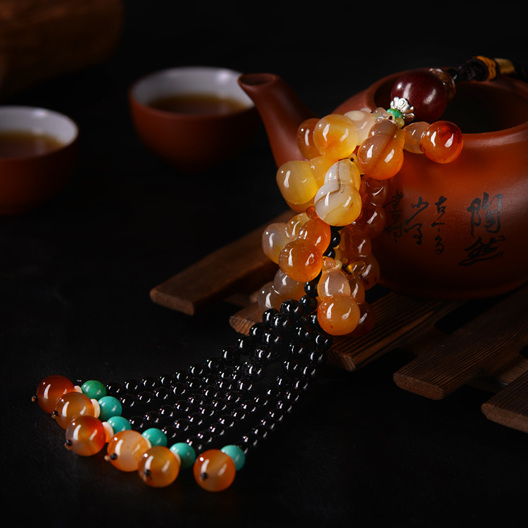 Hanging gourd magnolia water drop Natural agate chalcedony car pendant to protect safe car hanging gourd magnolia water drop