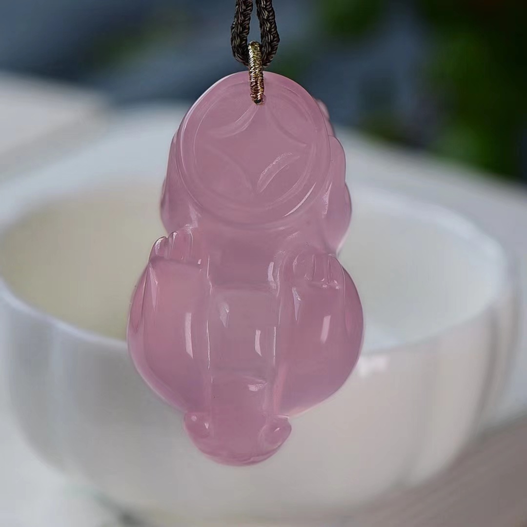 Mozambique Xingguang Pink Crystal Pi Xiu Pendant Necklace Pendant Ethnic Style Long Clothing Accessories Sweater Chain Mozambique Xingguang Pink Crystal Pi Xiu Pendant Necklace Pendant Ethnic Style Long Clothing Accessories Sweater Chain