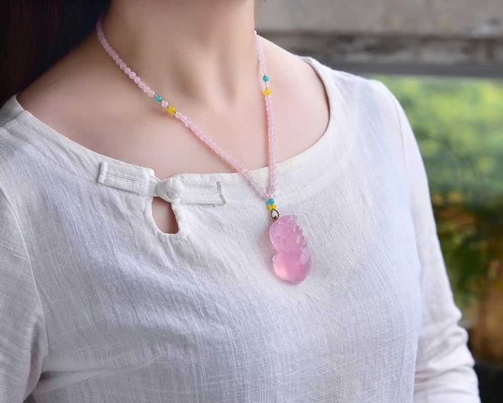 Mozambique Xingguang Pink Crystal Pi Xiu Pendant Necklace Pendant Ethnic Style Long Clothing Accessories Sweater Chain Mozambique Xingguang Pink Crystal Pi Xiu Pendant Necklace Pendant Ethnic Style Long Clothing Accessories Sweater Chain