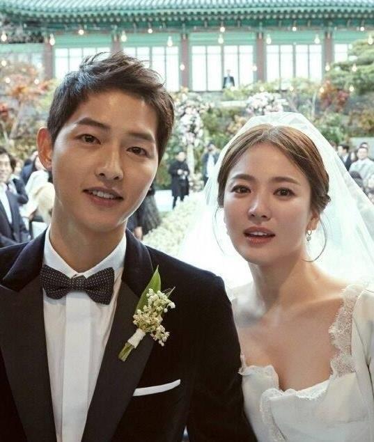 Song hye-kyo with the same wedding ring 925 sterling silver plated rose gold ring ring ring row diamond honeycomb female gift to his girlfriend