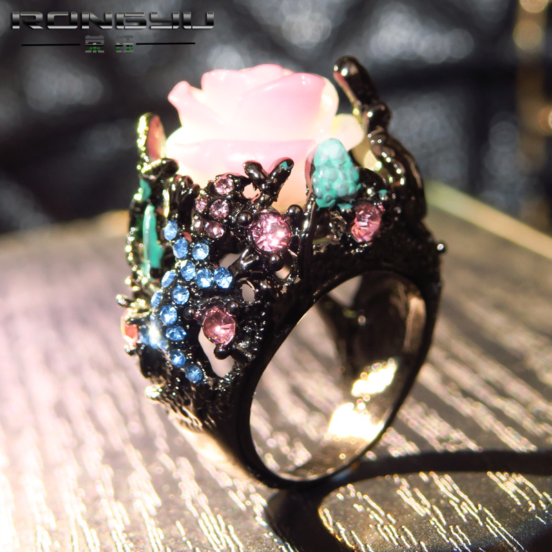 Rongyu European and American Fashion Best-Seller Ring Christmas Gift Peony Flower Timbo Natural Stone Lizard Black Gold Ring