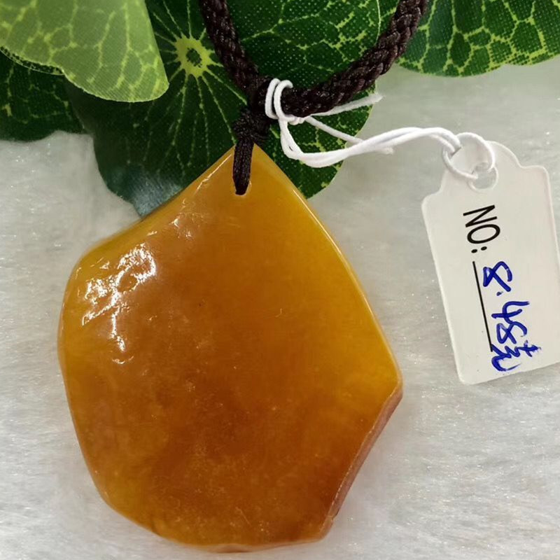 Wave many sea natural generation beeswax chicken oil yellow pendant necklace men and women necklace