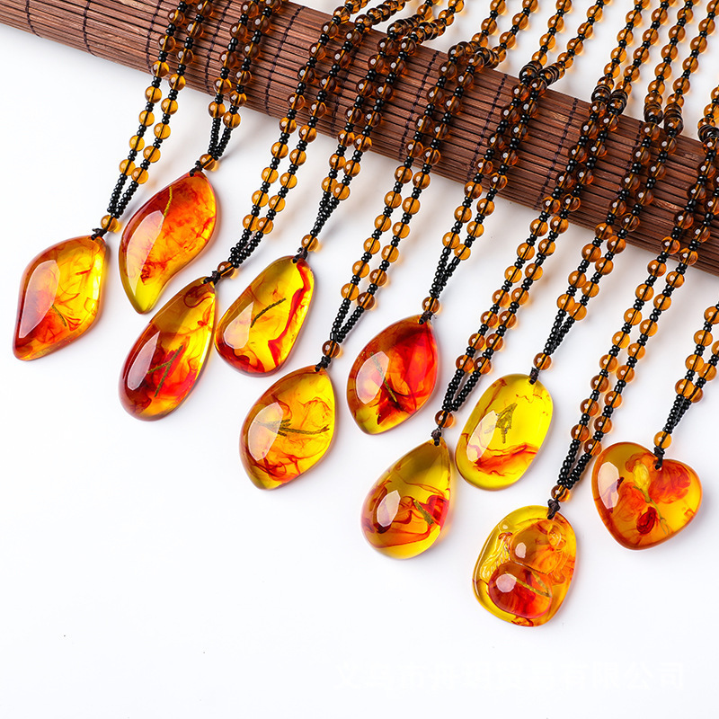 Living Fossil Amber Necklace Ornament Imitation Beeswax Crystal Pendant Vintage Insect Stall Scenic Spot Jewelry Wholesale