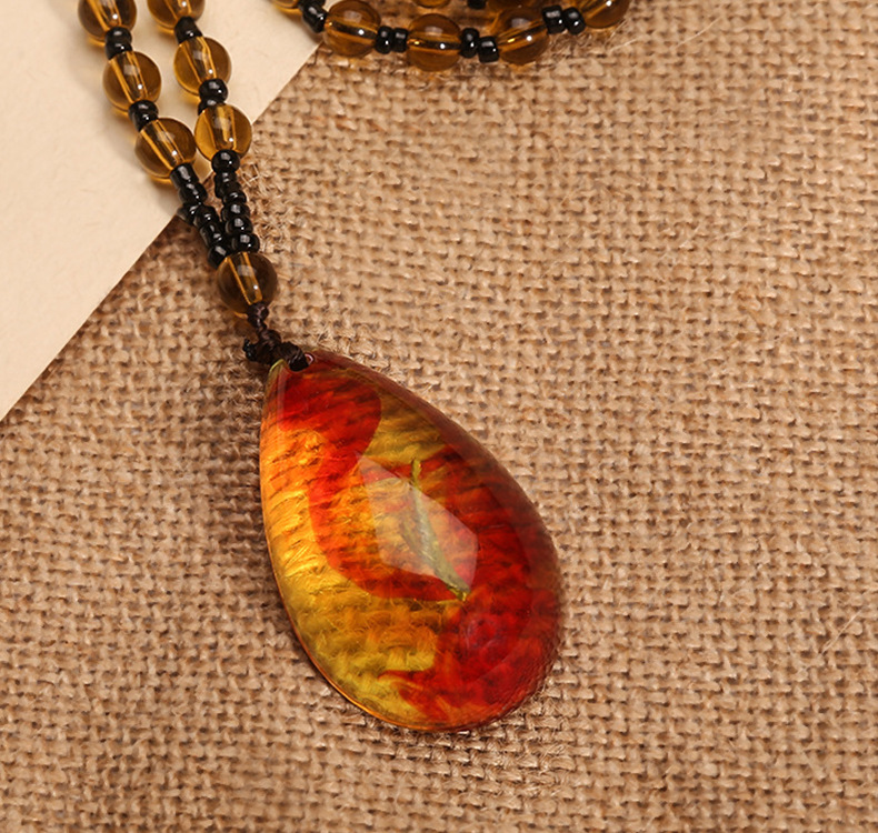 Living Fossil Amber Necklace Ornament Imitation Beeswax Crystal Pendant Vintage Insect Stall Scenic Spot Jewelry Wholesale Living Fossil Amber Necklace Ornament Imitation Beeswax Crystal Pendant Vintage Insect Stall Scenic Spot Jewelry Wholesale