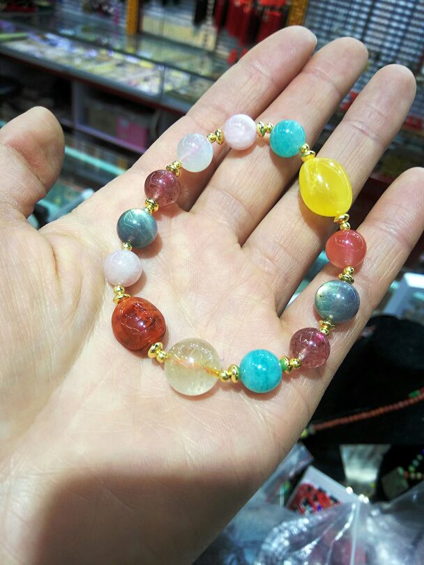 Natural Crystal Beeswax Nanhong Fujia Multi-Treasure transfer bracelet Natural Crystal Beeswax Nanhong Fujia Multi-Treasure transfer bracelet