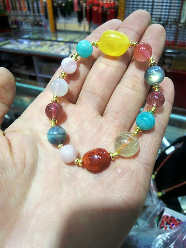 Natural Crystal Beeswax Nanhong Fujia Multi-Treasure transfer bracelet Natural Crystal Beeswax Nanhong Fujia Multi-Treasure transfer bracelet