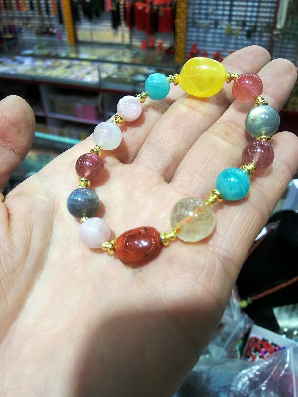 Natural Crystal Beeswax Nanhong Fujia Multi-Treasure transfer bracelet Natural Crystal Beeswax Nanhong Fujia Multi-Treasure transfer bracelet