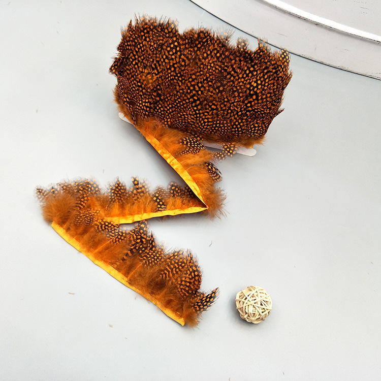 Factory High Quality Supply Natural Color Pearl Chicken Feather Cloth Edge Clothing Accessories Jewelry Decoration Feather Handicraft