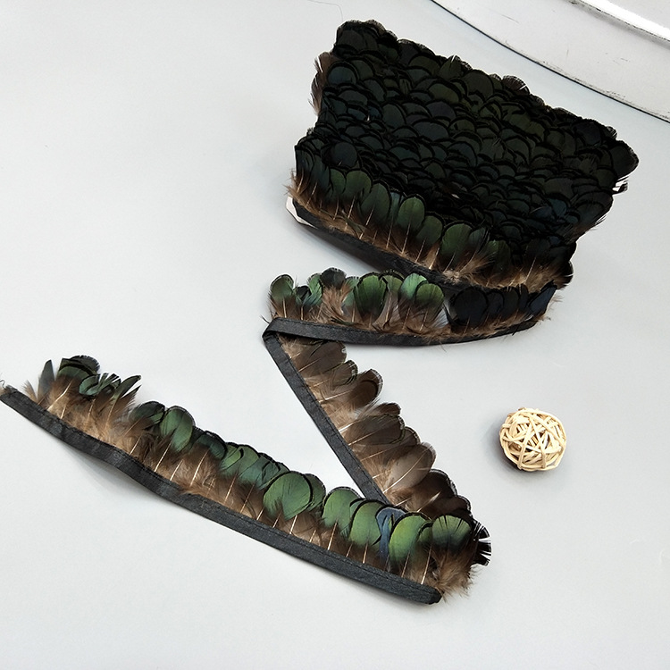 Factory High Quality Supply Natural Color Pearl Chicken Feather Cloth Edge Clothing Accessories Jewelry Decoration Feather Handicraft