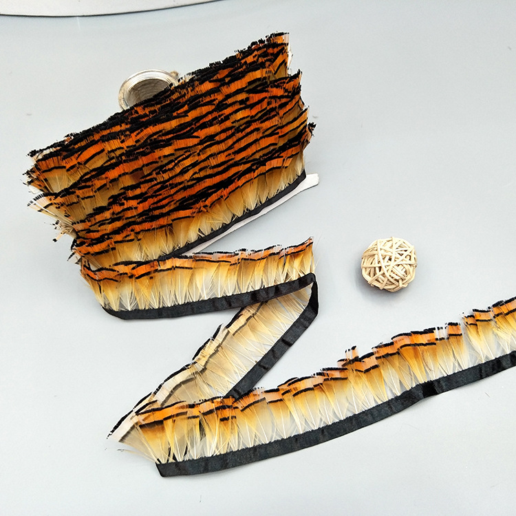 Factory High Quality Supply Natural Color Pearl Chicken Feather Cloth Edge Clothing Accessories Jewelry Decoration Feather Handicraft