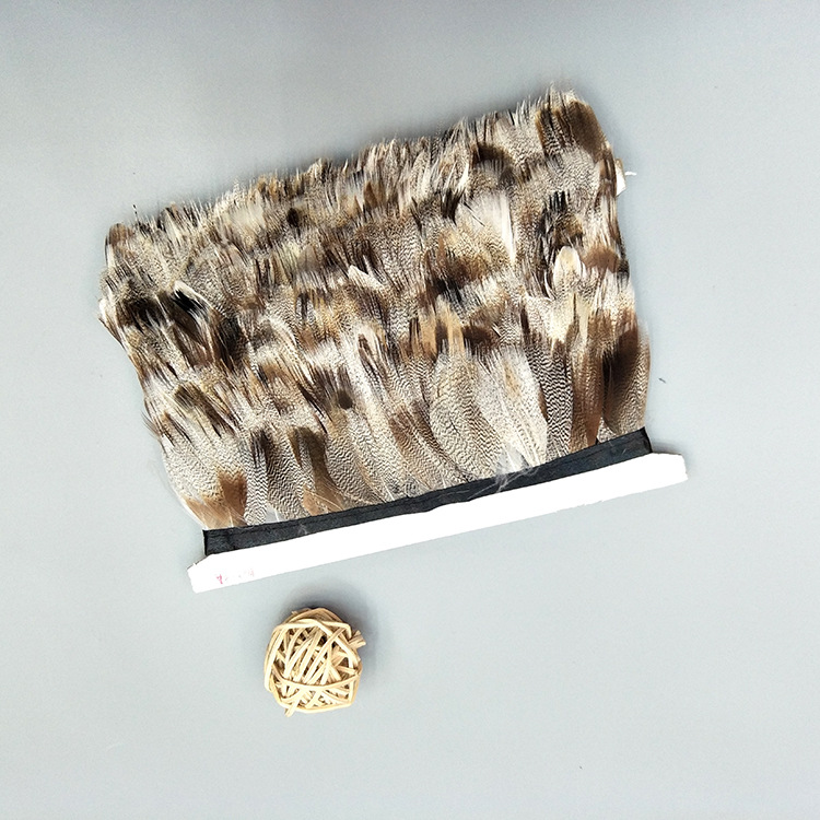 Factory High Quality Supply Natural Color Pearl Chicken Feather Cloth Edge Clothing Accessories Jewelry Decoration Feather Handicraft