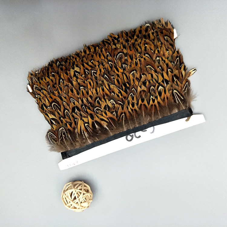 Factory High Quality Supply Natural Color Pearl Chicken Feather Cloth Edge Clothing Accessories Jewelry Decoration Feather Handicraft