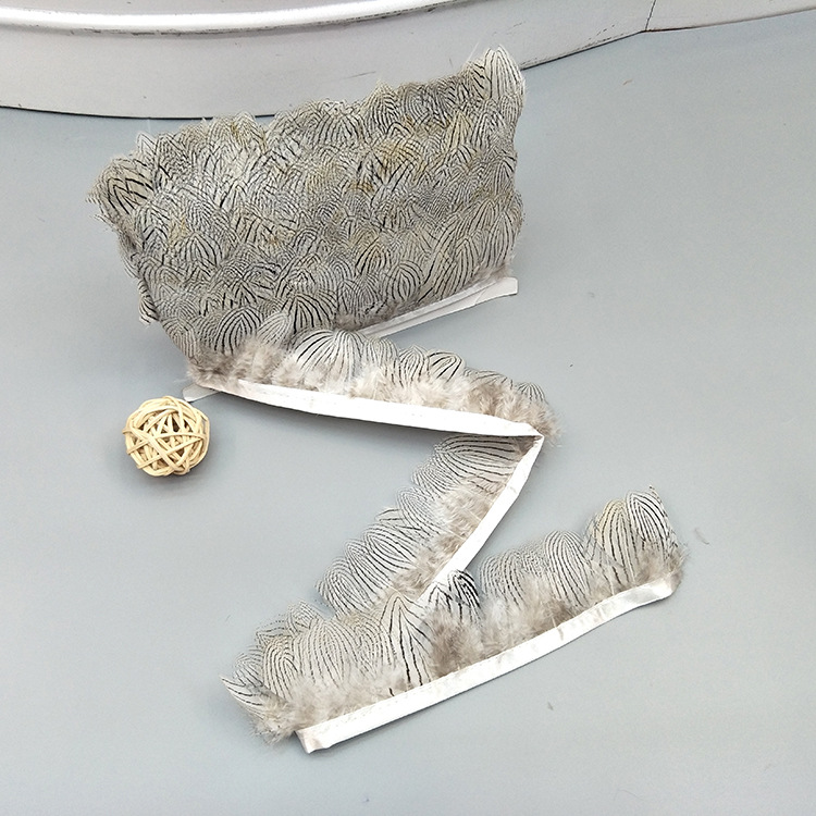 Factory High Quality Supply Natural Color Pearl Chicken Feather Cloth Edge Clothing Accessories Jewelry Decoration Feather Handicraft