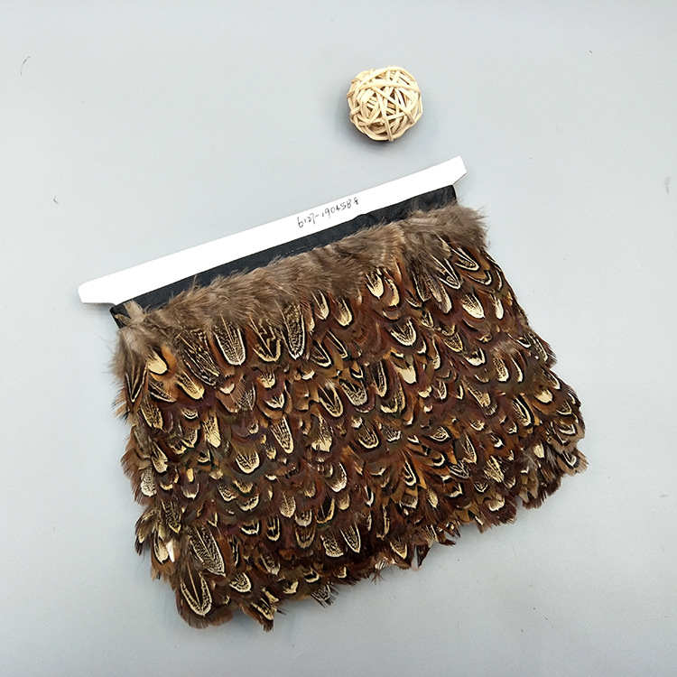 Factory High Quality Supply Natural Color Pearl Chicken Feather Cloth Edge Clothing Accessories Jewelry Decoration Feather Handicraft