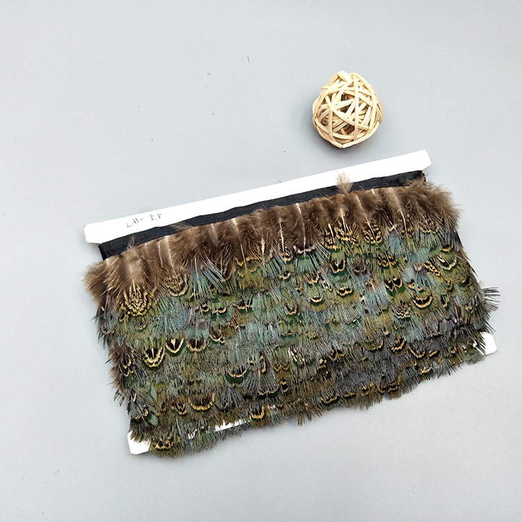 Factory High Quality Supply Natural Color Pearl Chicken Feather Cloth Edge Clothing Accessories Jewelry Decoration Feather Handicraft